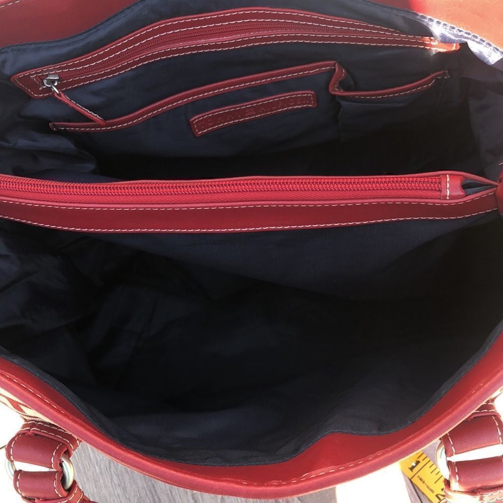 Tommy Hilfiger very large bag tote purse - Picture 4 of 5